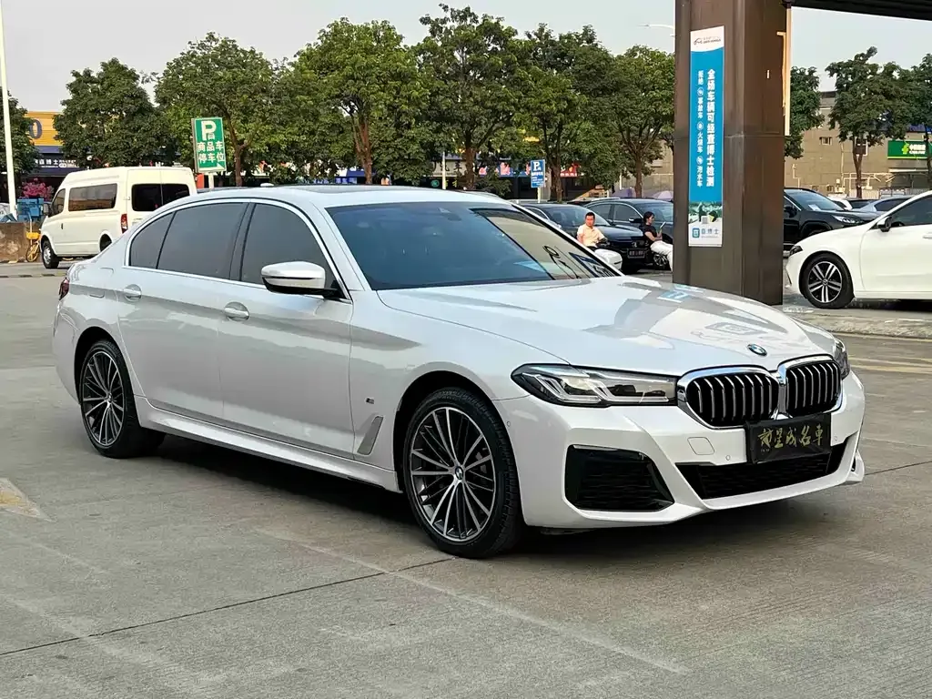 BMW 5 Series — фото 5