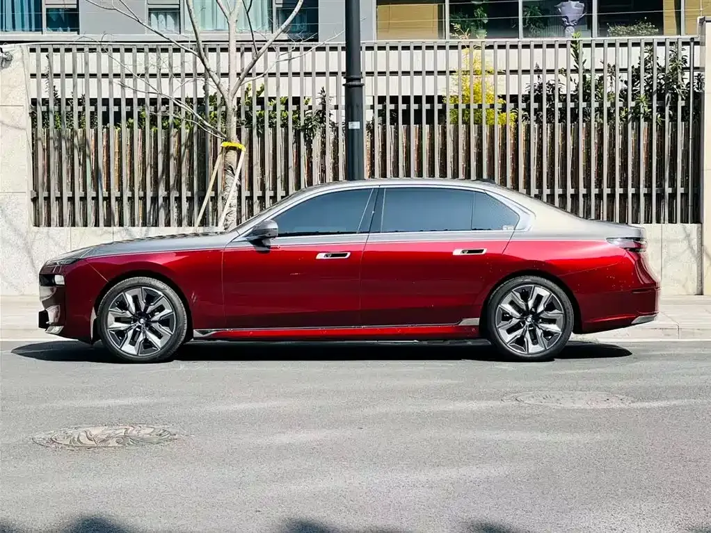 BMW 7 Series 2025 из CN, фото 6