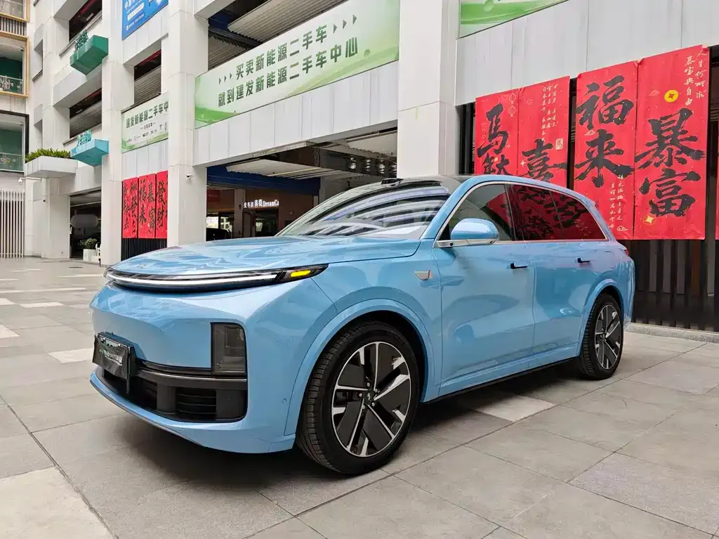 Li Auto L8
