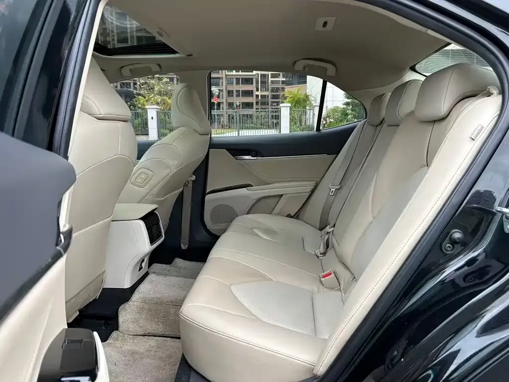 Toyota Camry 2021 из CN, фото 3
