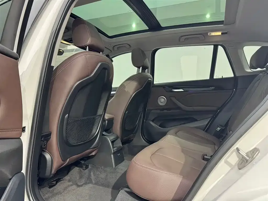 BMW X1 2021 из CN, фото 4