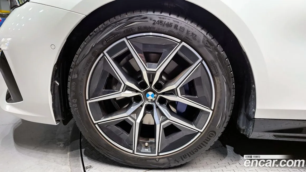 BMW 5-Series 2024 из KR, фото 6