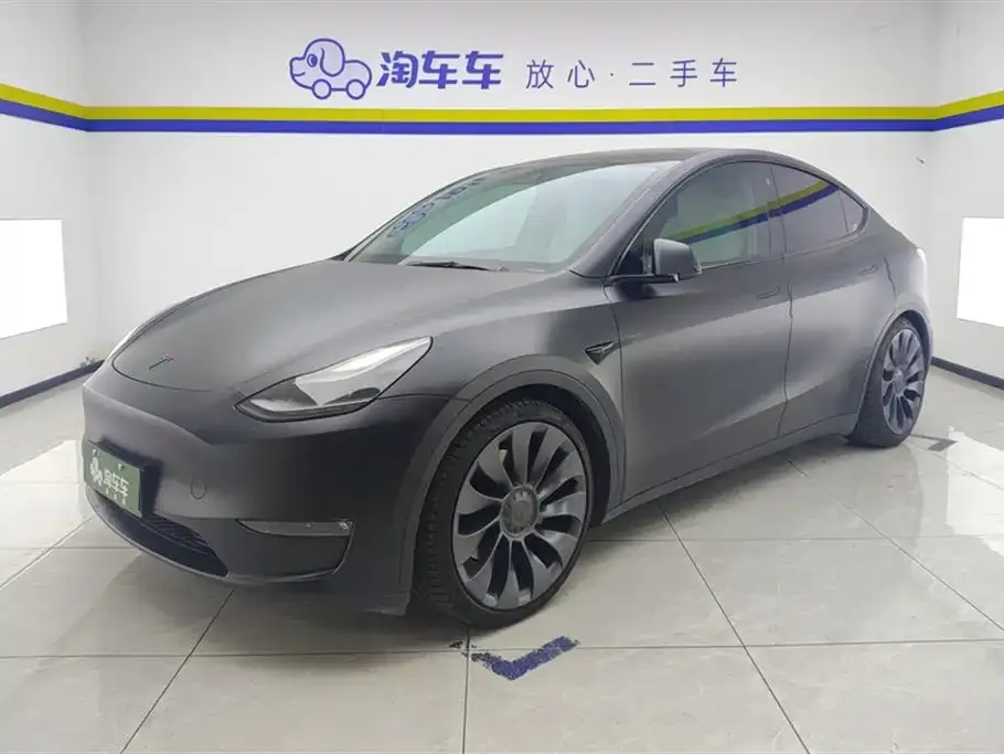 Tesla Model Y — фото 1