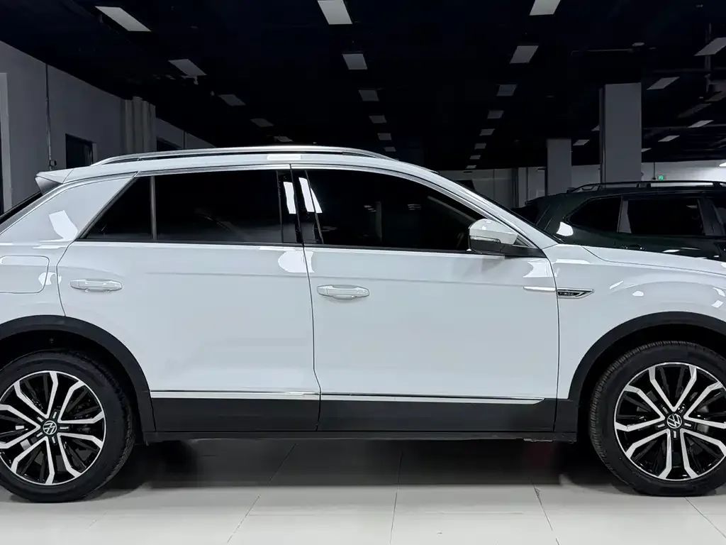 Volkswagen T-Roc — фото 3