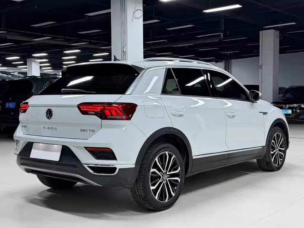 Volkswagen T-Roc — фото 8
