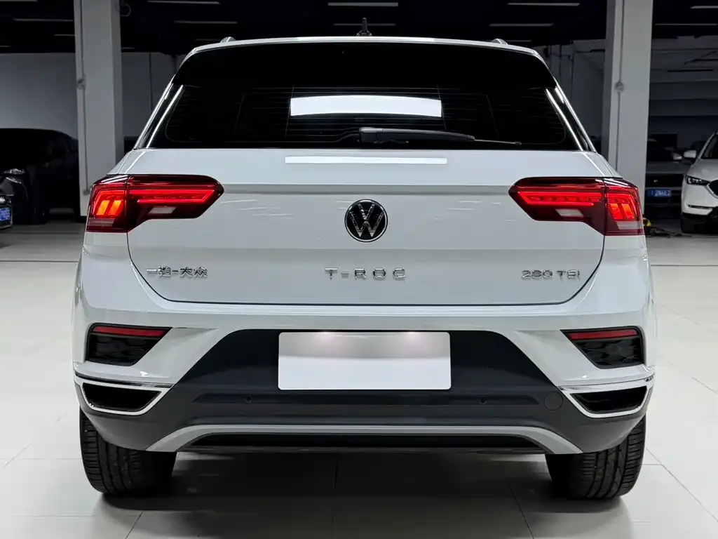 Volkswagen T-Roc — фото 7