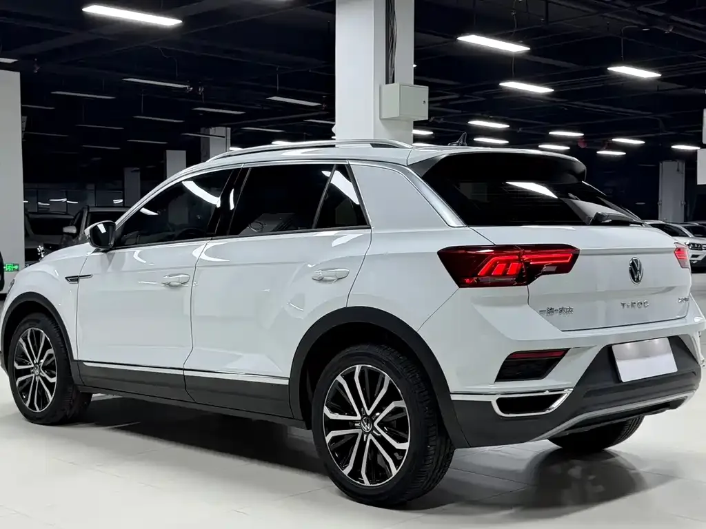 Volkswagen T-Roc — фото 5