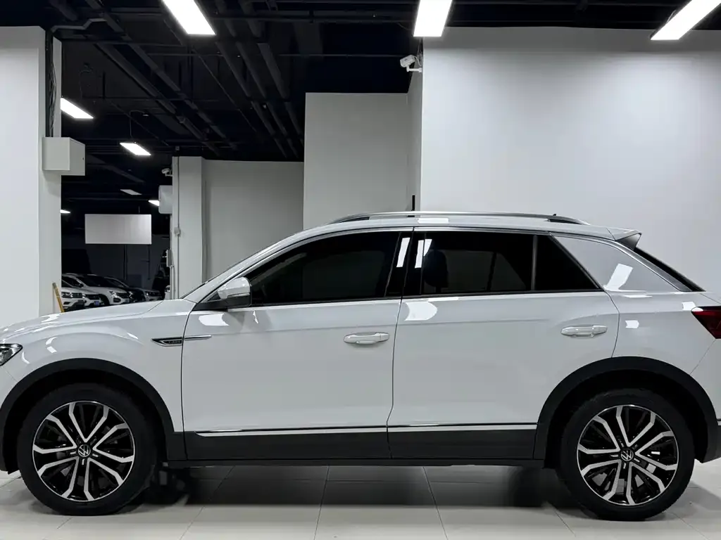 Volkswagen T-Roc — фото 2