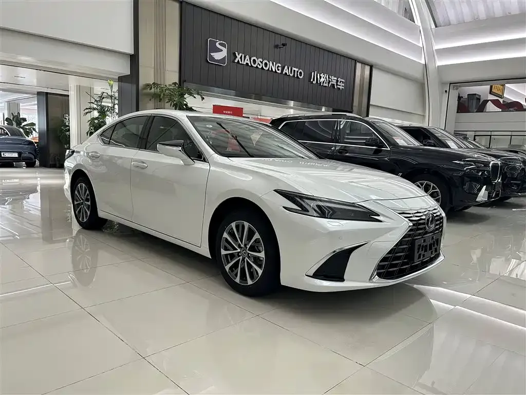 Lexus ES — фото 5