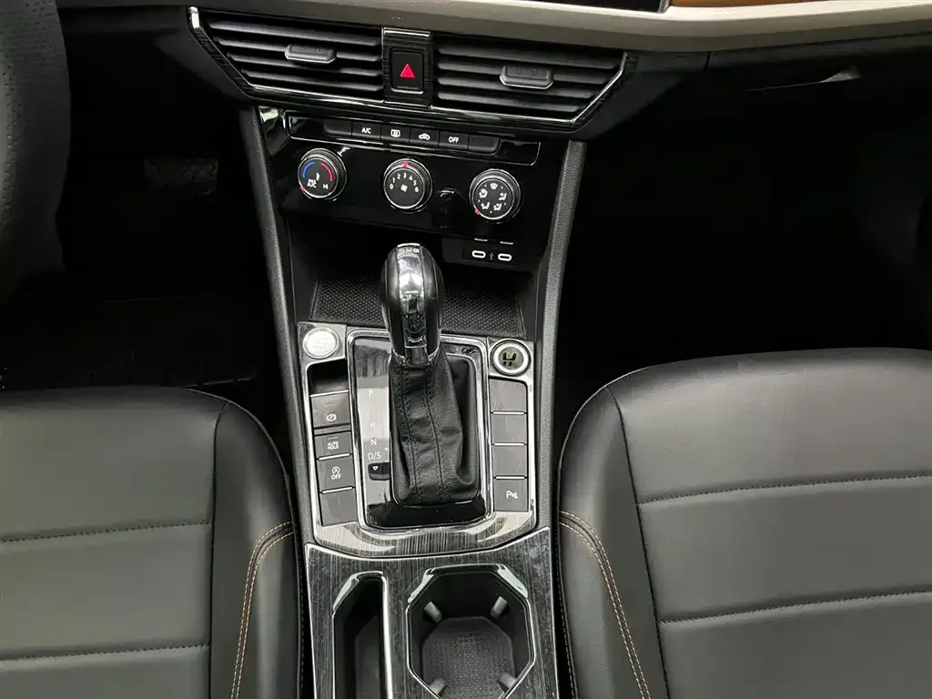 Volkswagen Bora 2022 из CN, фото 5