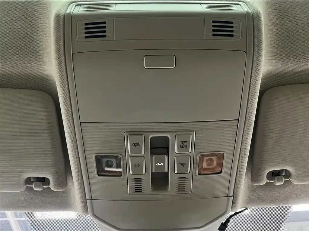 Volkswagen Bora 2022 из CN, фото 9
