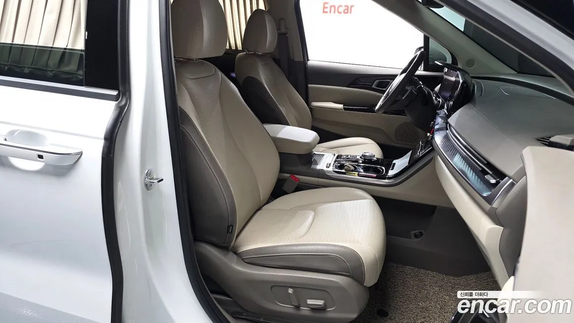 Kia Carnival — фото 9