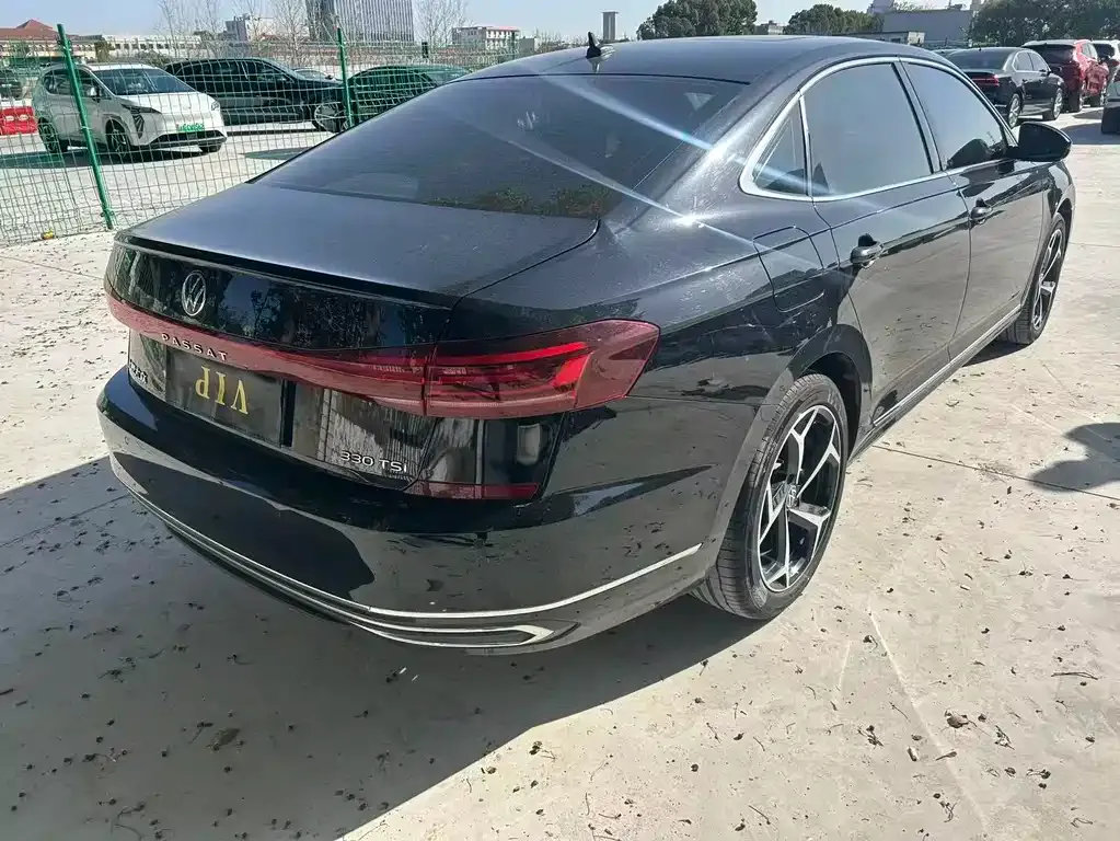 Volkswagen Passat — фото 8