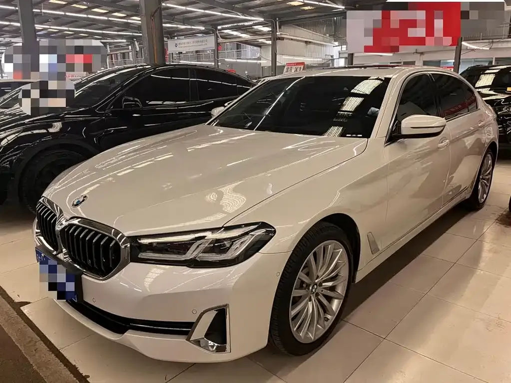 BMW 5 Series — фото 1