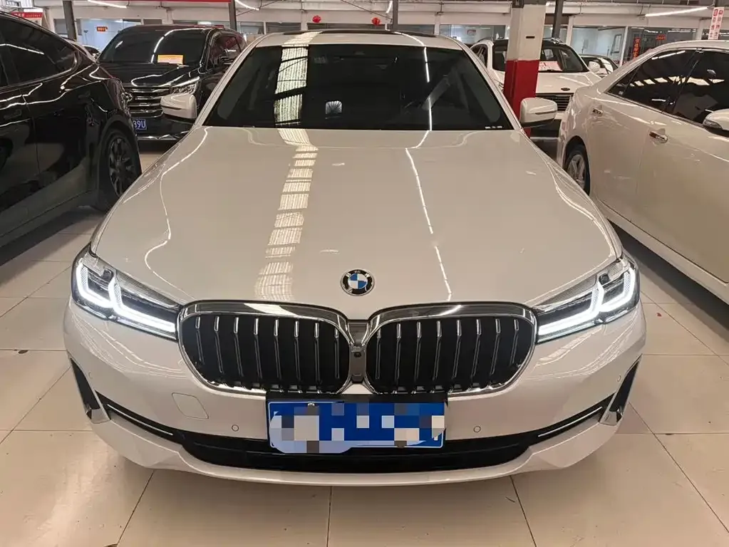 BMW 5 Series — фото 10