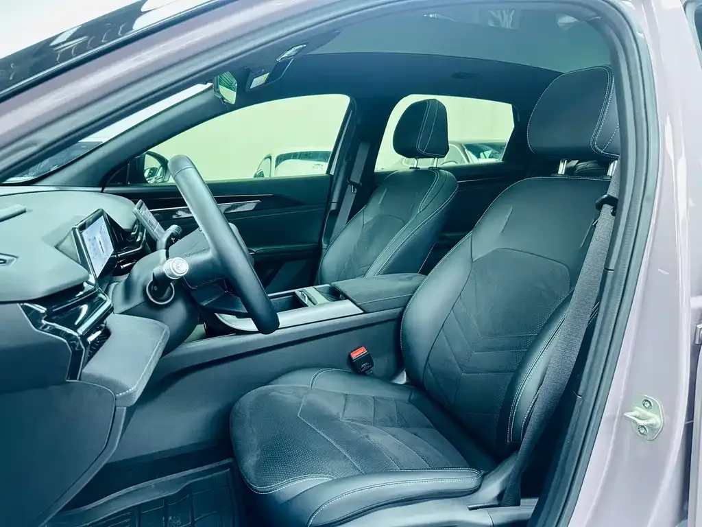 Geely Galaxy L6 2025 из CN, фото 9