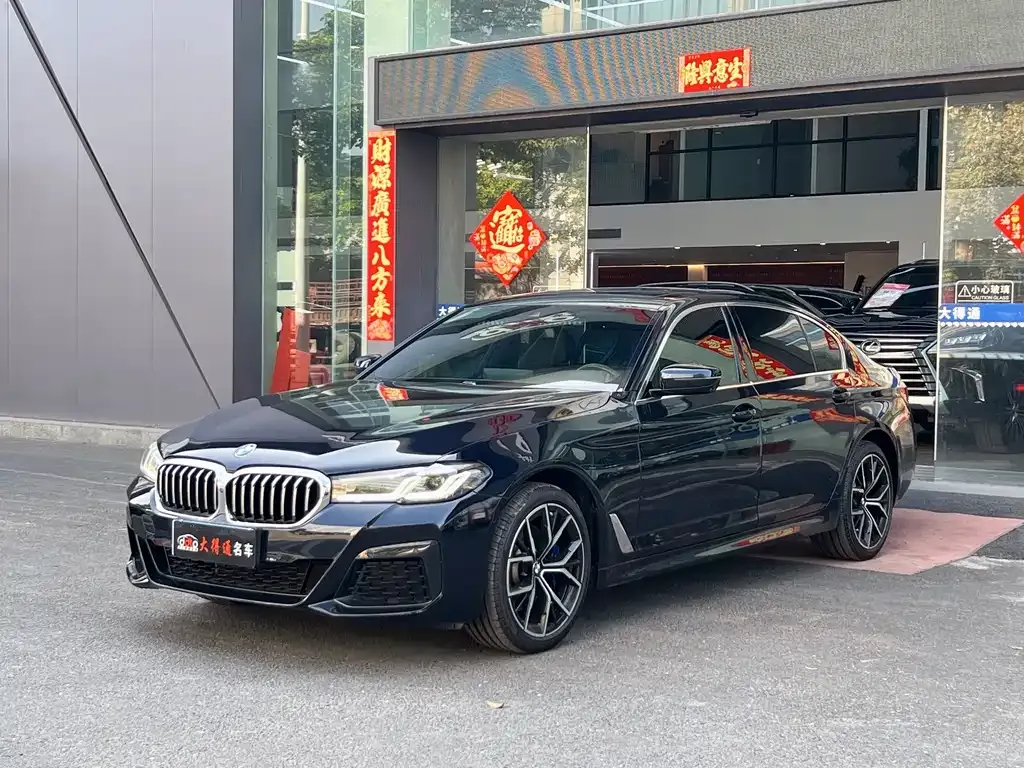 BMW 5 Series — фото 1