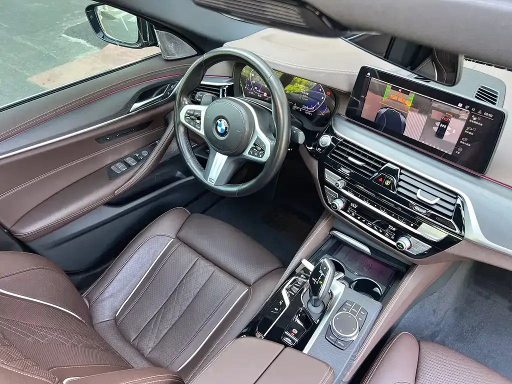 BMW 5 Series — фото 9