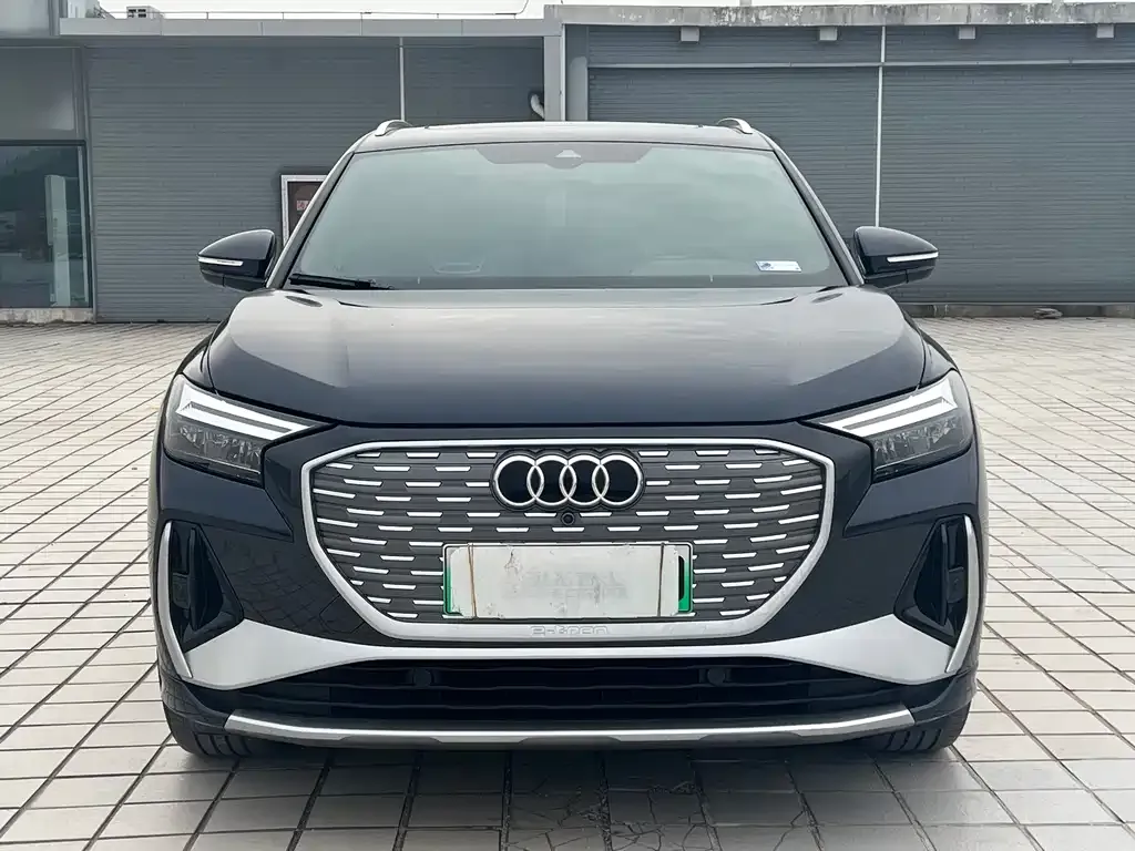 Audi Q4 e-tron — фото 7