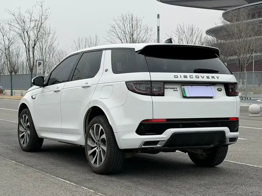 Land Rover Discovery Sport Hybrid — фото 10