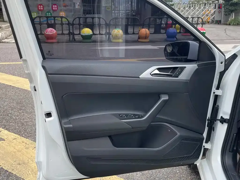 Volkswagen Polo 2023 из CN, фото 9