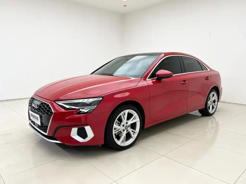 Audi A3 — фото 1