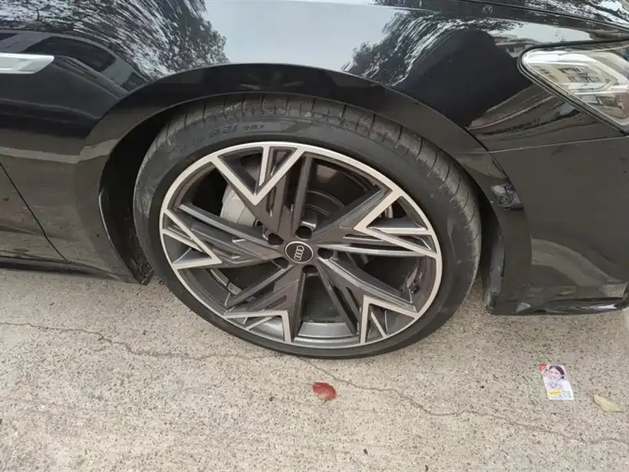 Audi A7L 2023 из CN, фото 7