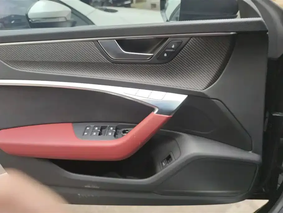 Audi A7L 2023 из CN, фото 4