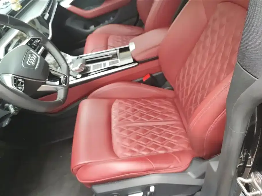 Audi A7L 2023 из CN, фото 2