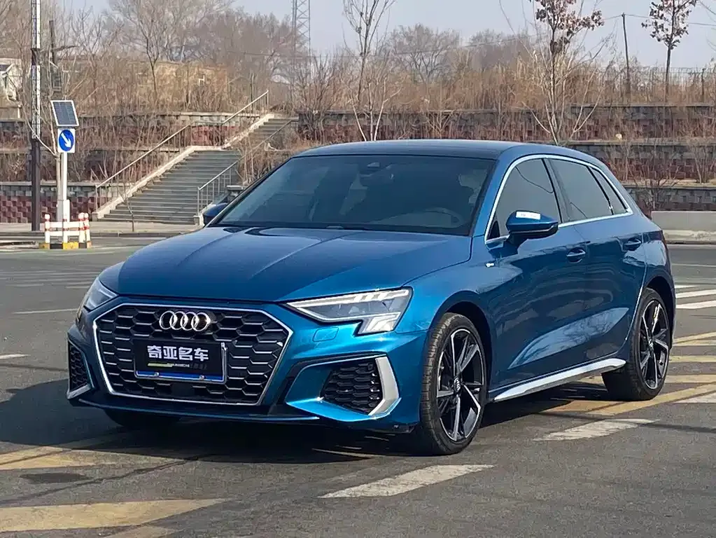 Audi A3 — фото 1