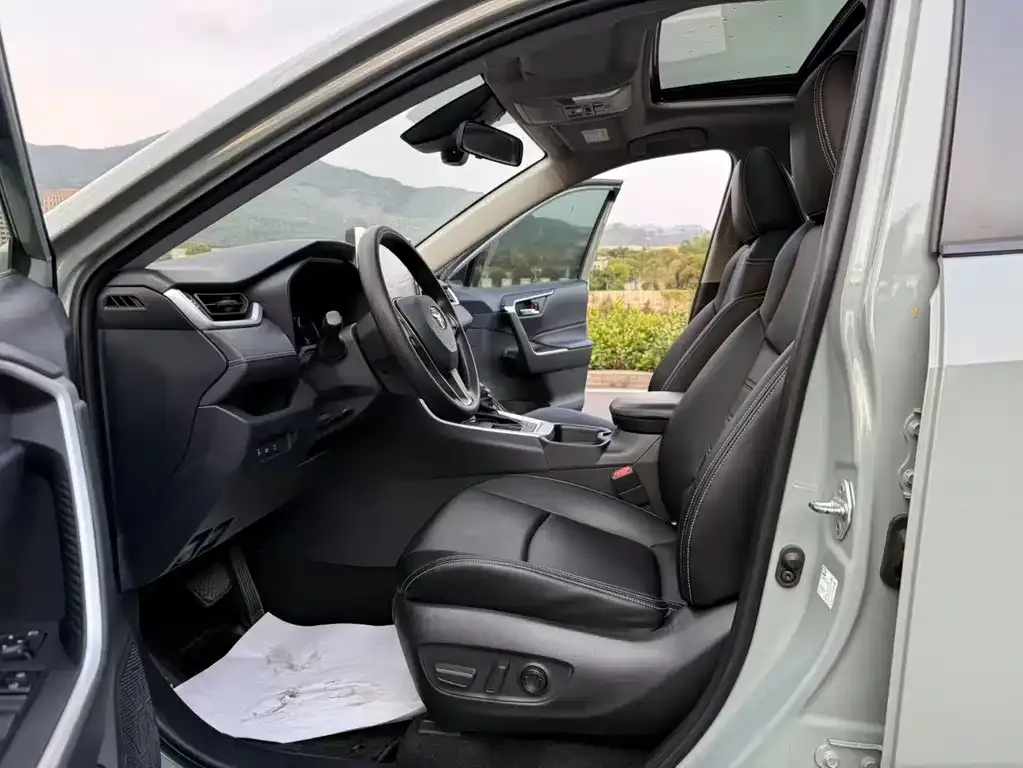 Toyota RAV4 2021 из CN, фото 7