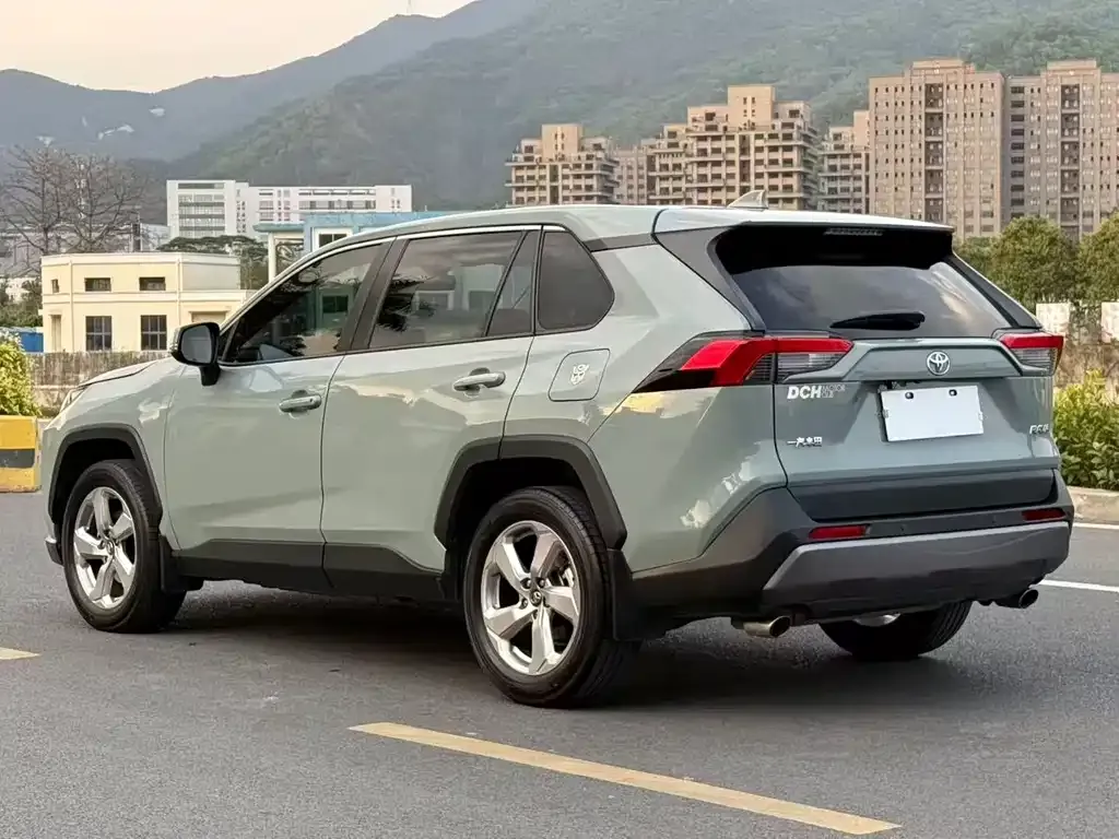 Toyota RAV4 2021 из CN, фото 4