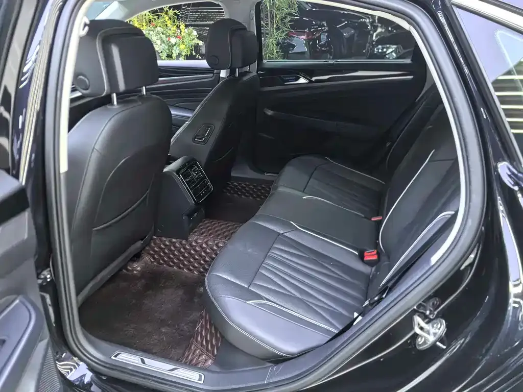 Volkswagen Passat — фото 9