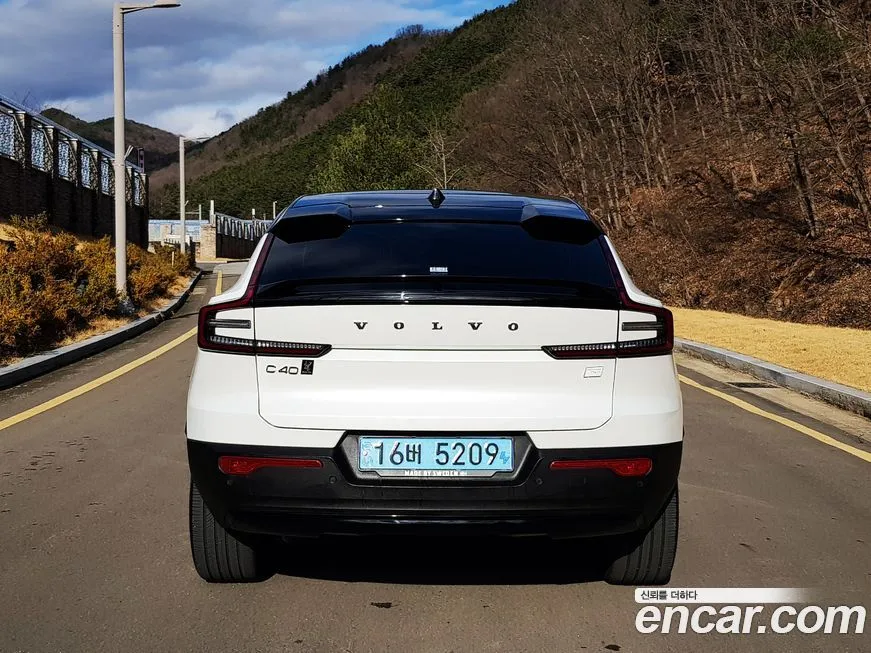 Volvo C40 2022 из KR, фото 4