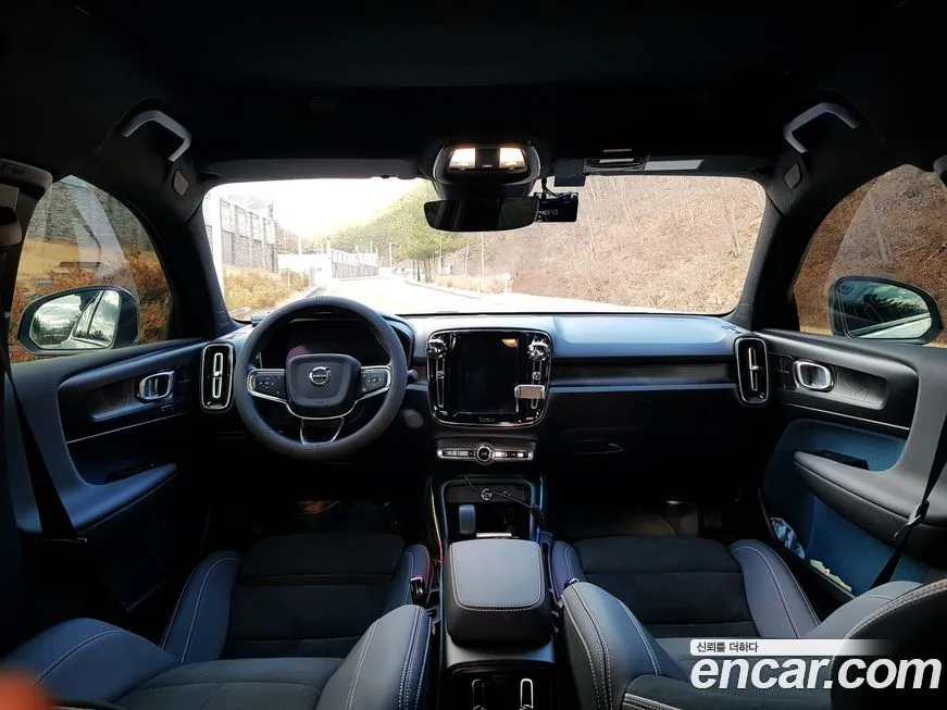 Volvo C40 2022 из KR, фото 2