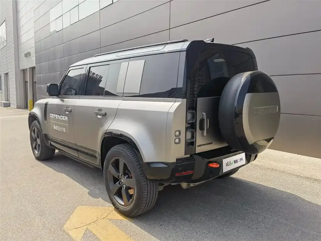 Land Rover Defender — фото 10