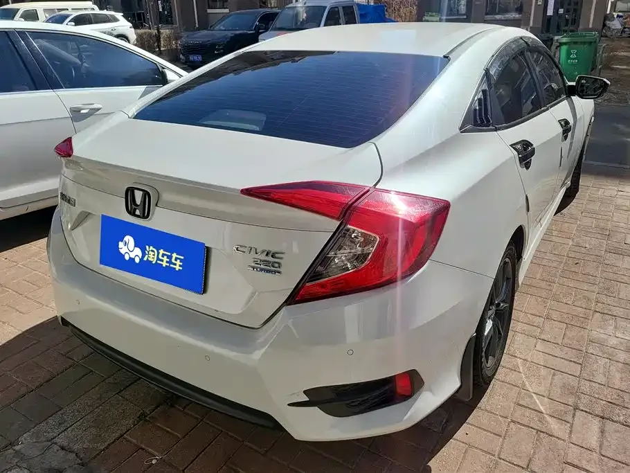 Honda Civic — фото 10