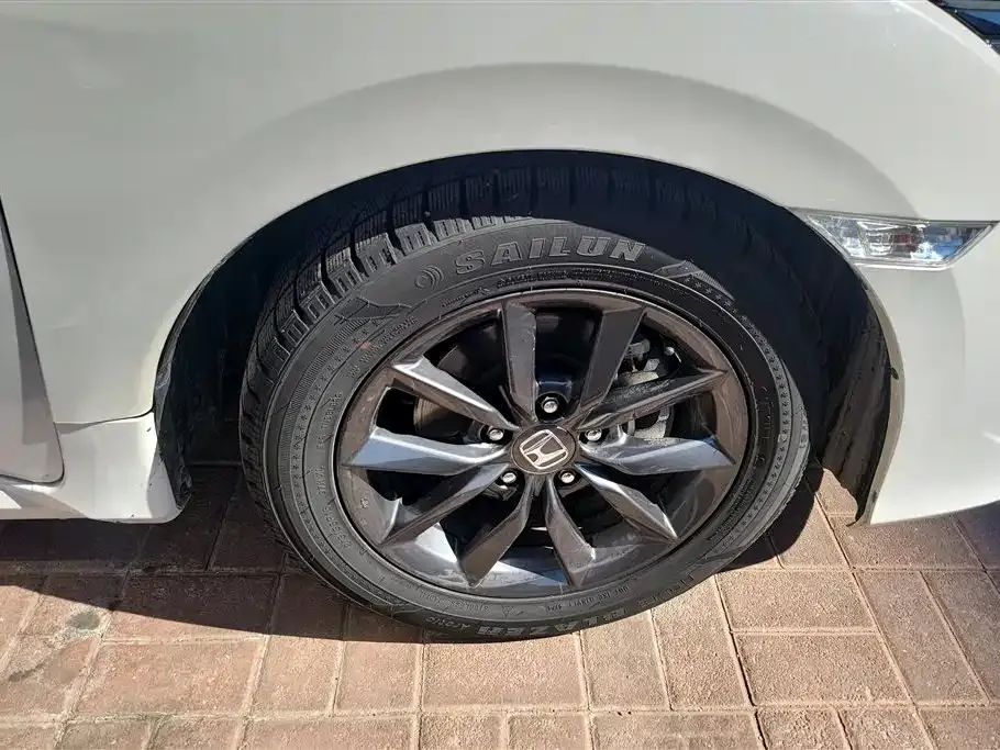 Honda Civic — фото 4