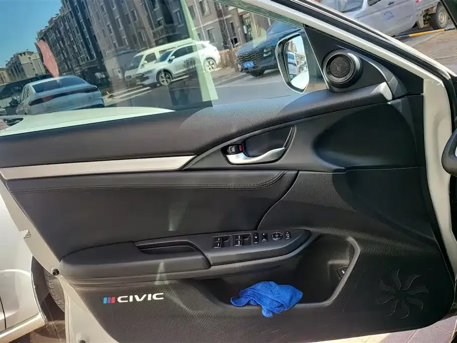 Honda Civic — фото 3