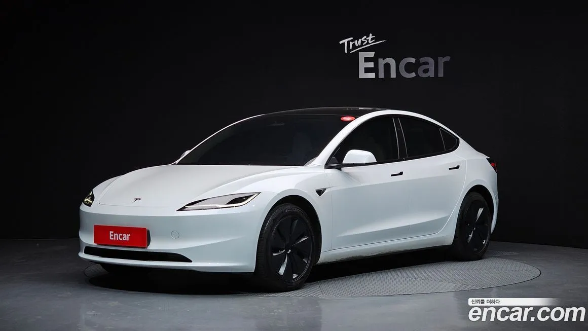 Tesla Model 3 — фото 1