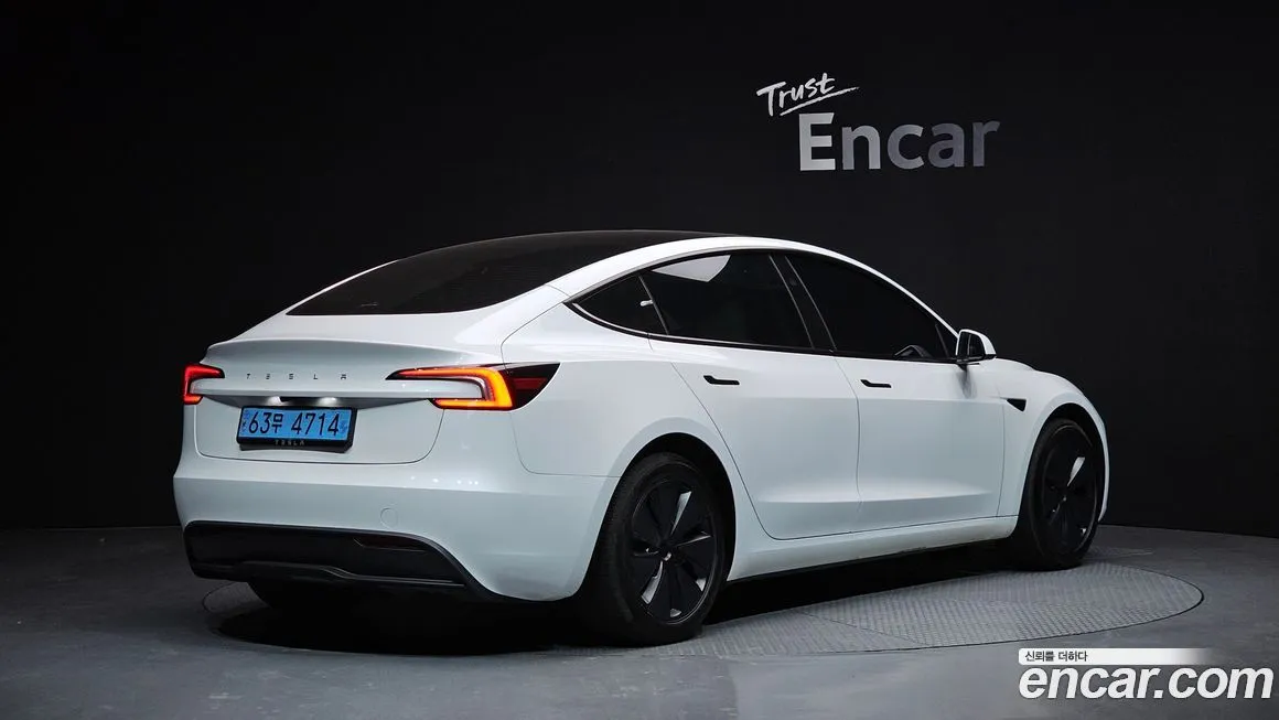Tesla Model 3 — фото 4