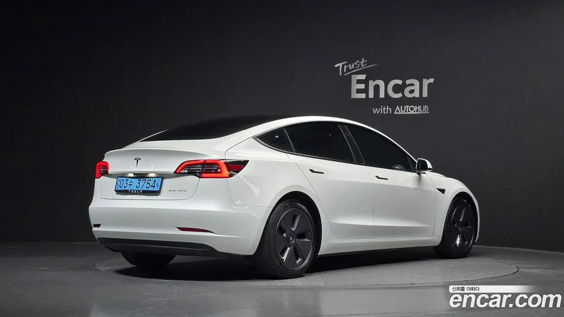 Tesla Model 3 2021 из KR, фото 2