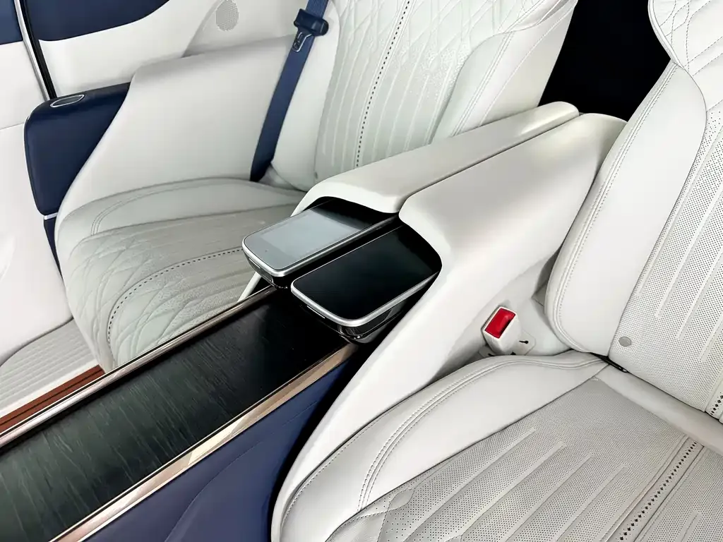 Buick GL8 2021 из CN, фото 10