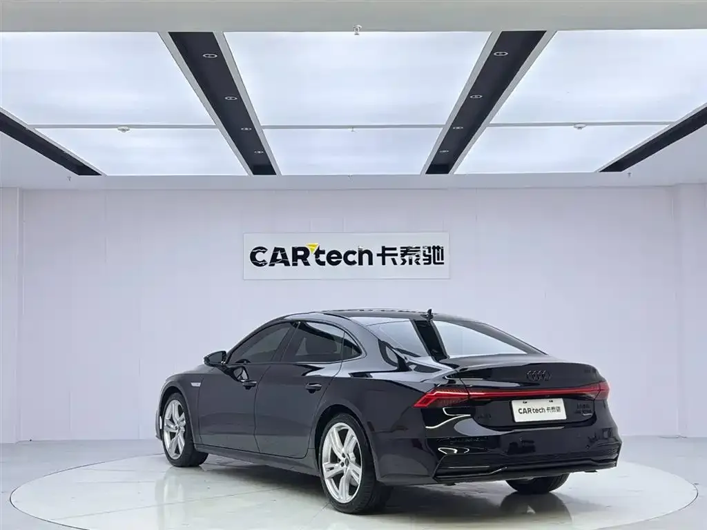 Audi A7L — фото 6