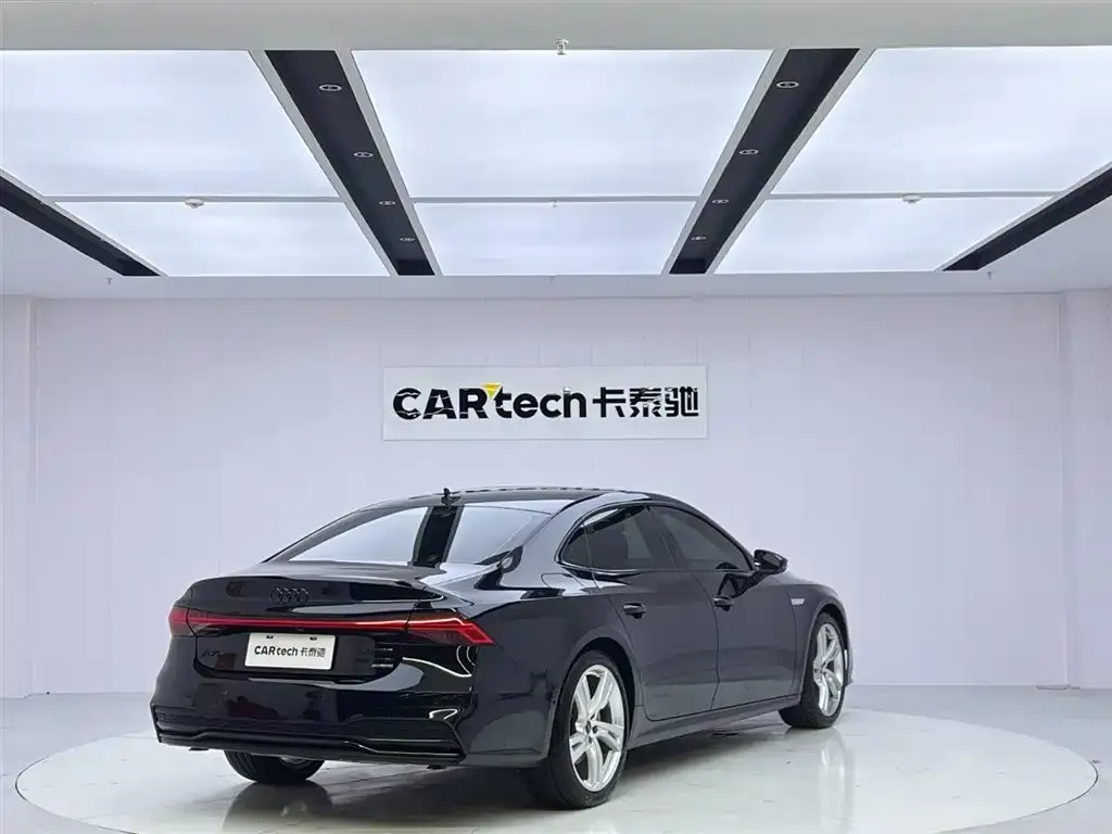 Audi A7L — фото 7