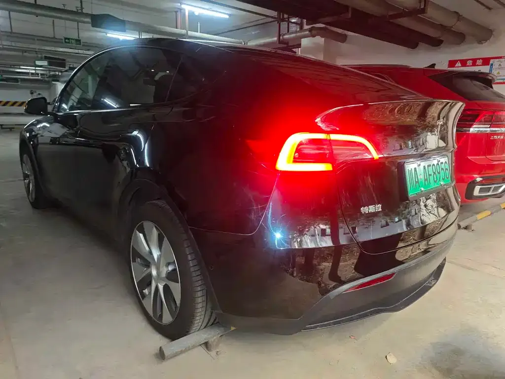 Tesla Model Y — фото 7