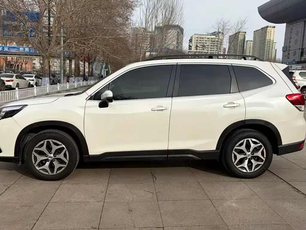 Subaru Forester 2023 из CN, фото 10