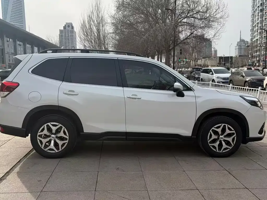 Subaru Forester 2023 из CN, фото 7