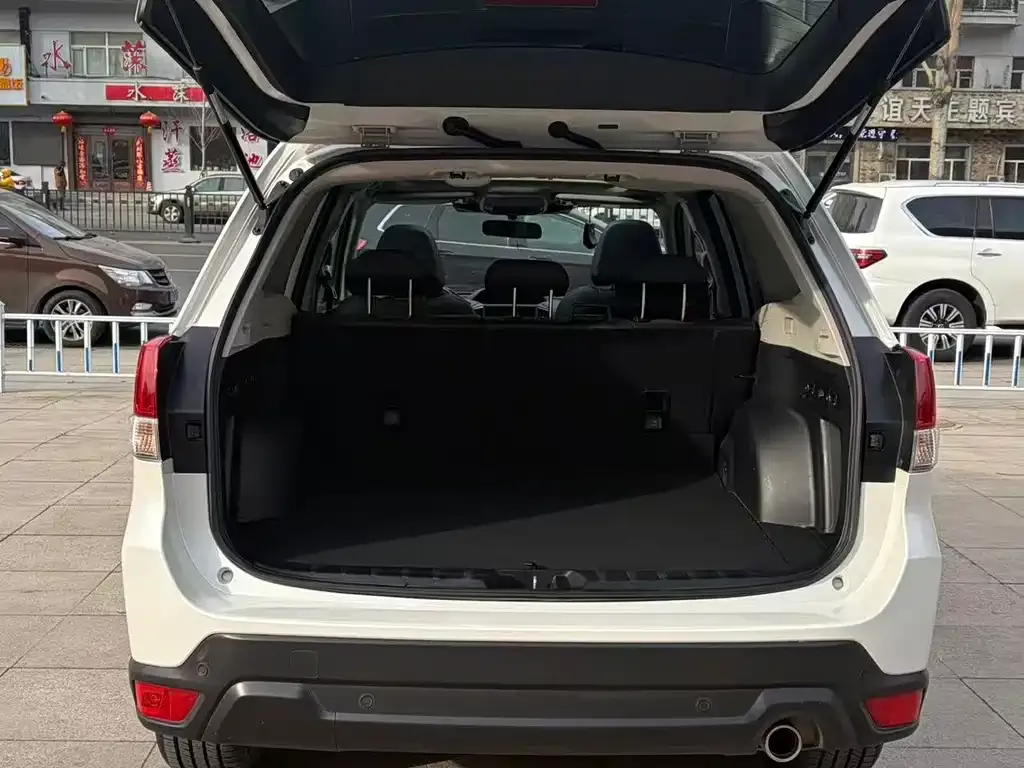 Subaru Forester 2023 из CN, фото 4