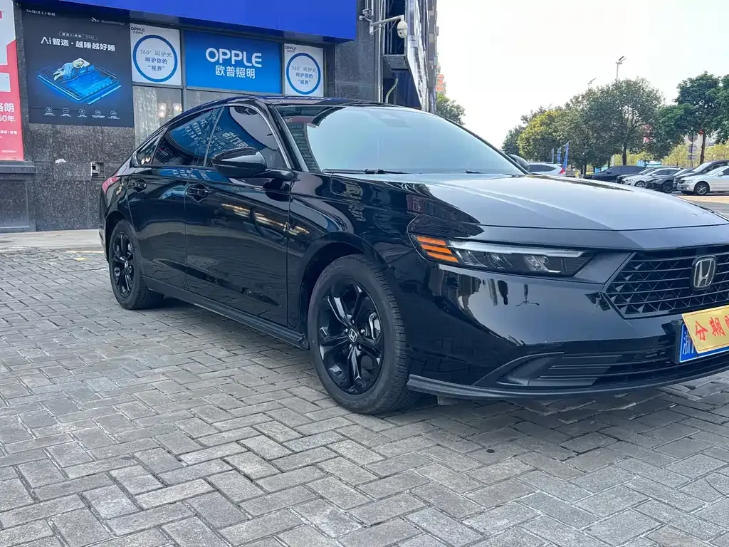 Honda Accord — фото 7